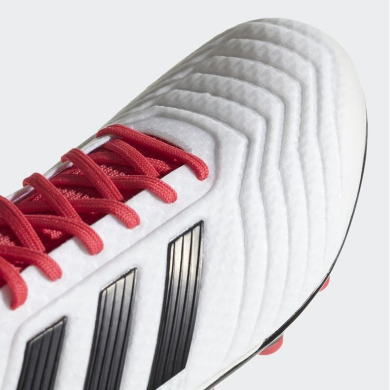 Adidas Predator 18.3 Ag M CP9307 futballcipő fehér fehér 1