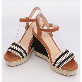 Fekete szandál ék sarkán 9068 Fekete barna 1