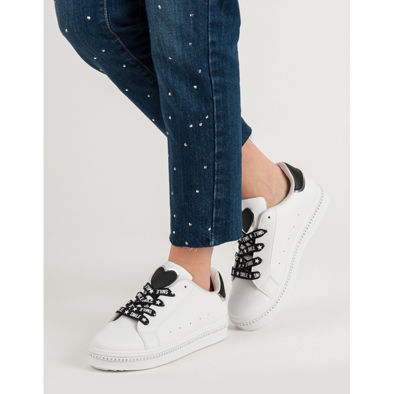 Fűzős sportcipő fehér 2