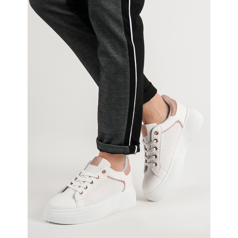 Sportcipő csillogással fehér 2