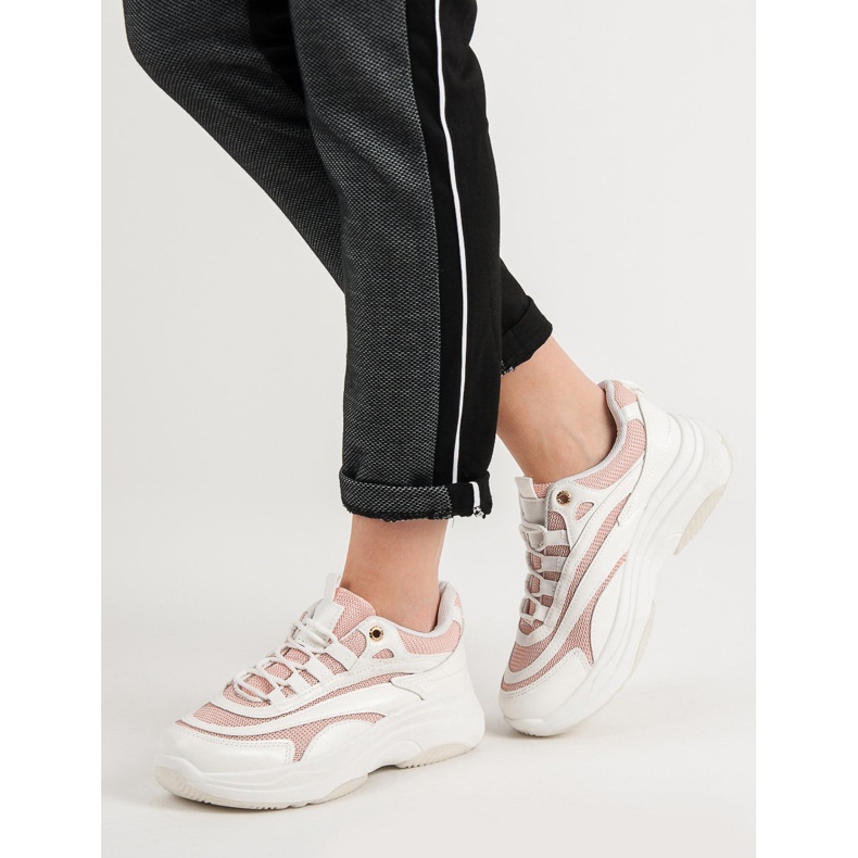 Fehér és rózsaszín cipők 2