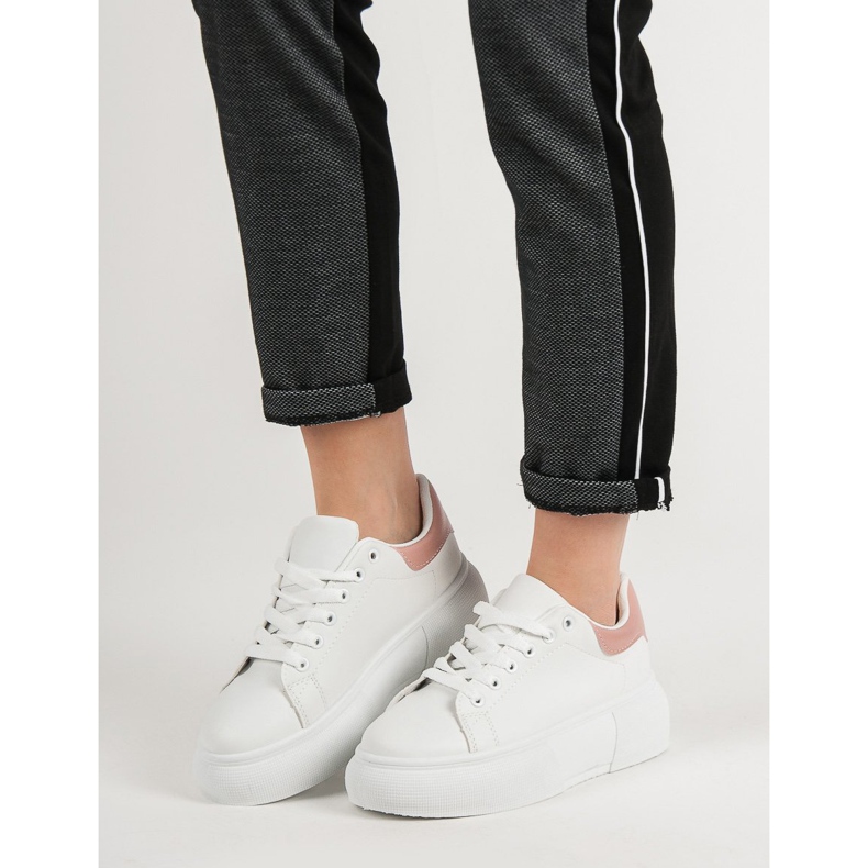 Renda Fehér cipő a platformon 2 Renda Fehér cipő a platformon 2