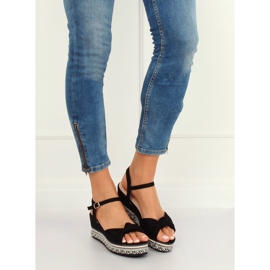 Fekete szandál ék sarkán B126 Fekete 2