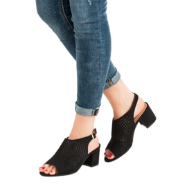 Alkalmi zárt szandál fekete 1