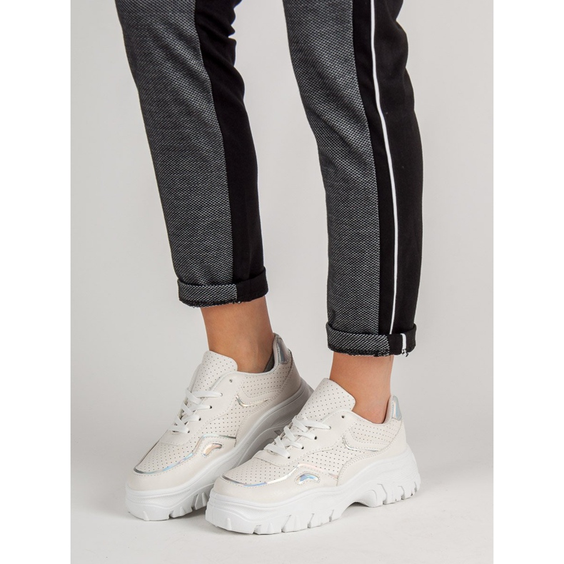 Fehér cipők Holo effektussal 2