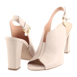 Espinto szandál a 195 por rózsaszínű oszlopán 4