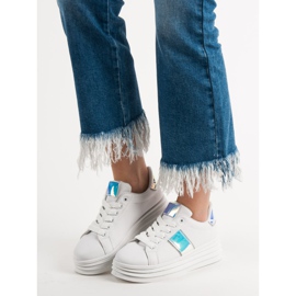 SHELOVET Fehér cipő a platformon 2