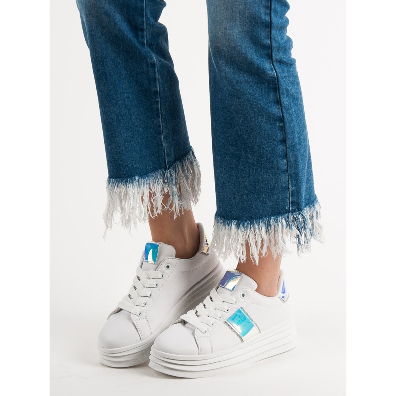 SHELOVET Fehér cipő a platformon 2