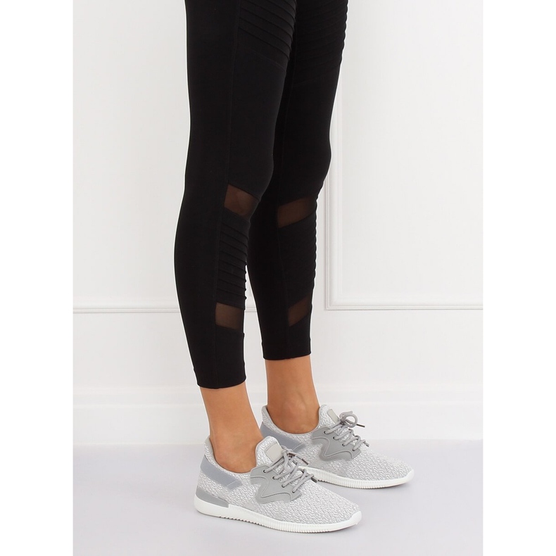 Szürke sportcipő X-9751 Szürke 1