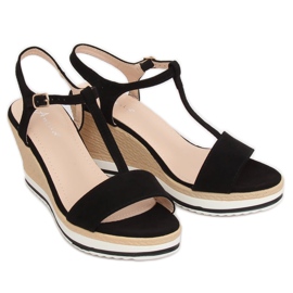 Fekete szandál ék sarkán H-59 Fekete 2