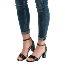 Goodin Stílusos magas sarkú szandál szürke 1