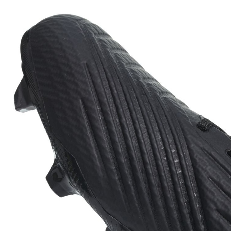 Adidas Predator 18.3 Fg M CP9303 futballcipő fekete fekete 2