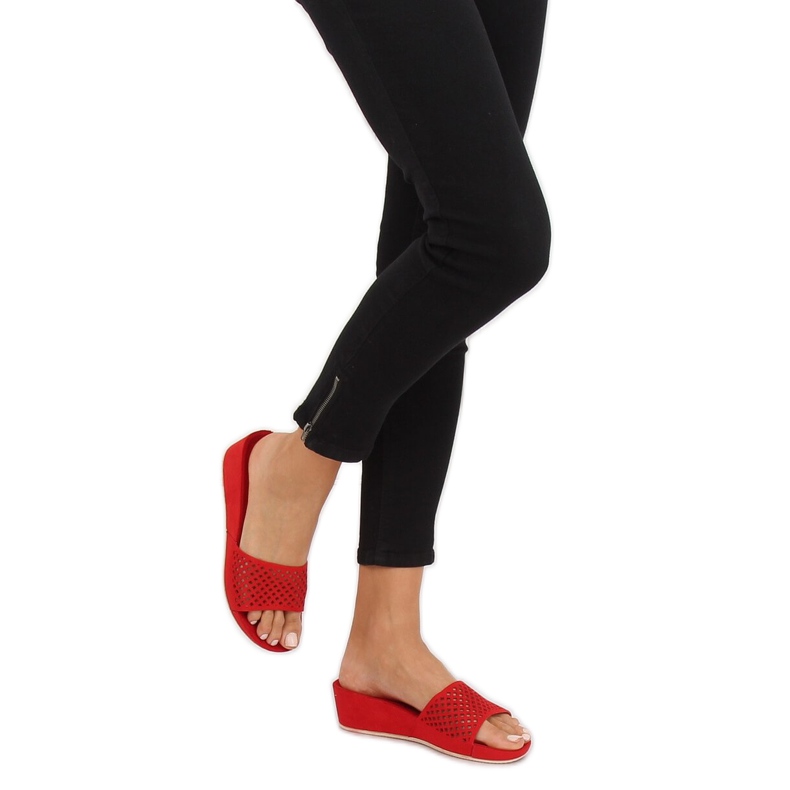 Piros áttört papucs JS-03 Piros 2