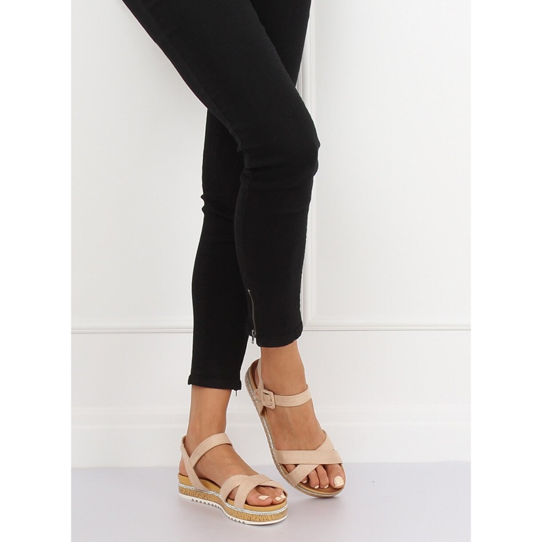 Bézs színű női szandál Y1521 Bézs 1 Bézs színű női szandál Y1521 Bézs 1