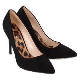 Szivattyúz egy fekete 9003-18 fekete csapon 1