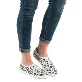 SHELOVET Csúszós cipők fehér fekete 1 SHELOVET Csúszós cipők fehér fekete 1