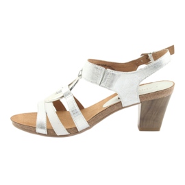 Caprice női szandál díszítéssel 28308 ezüst ovális fehér szürke 2