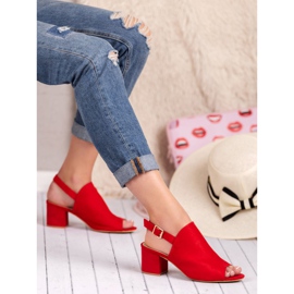 Super Mode Épített szandál egy bárban piros 2