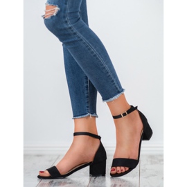 SHELOVET Klasszikus fekete szandál 2