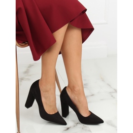 Szivattyúk a fekete 4008 fekete oszlopon 2