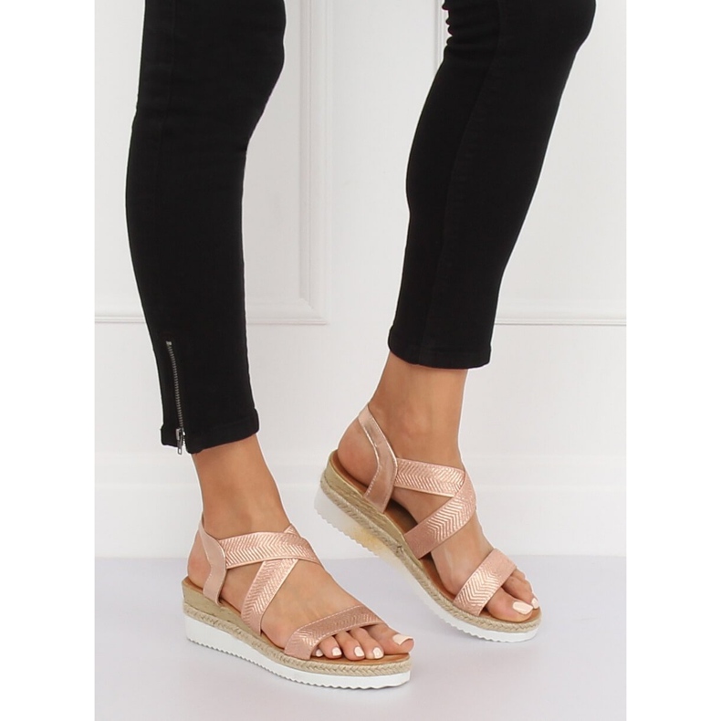 Rózsaszín női szandál S81 Champagne 2