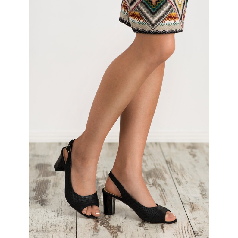 Evento Elegáns fekete szandál 2