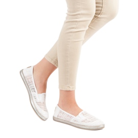 MCKEYLOR Csipke Slipons fehér 1