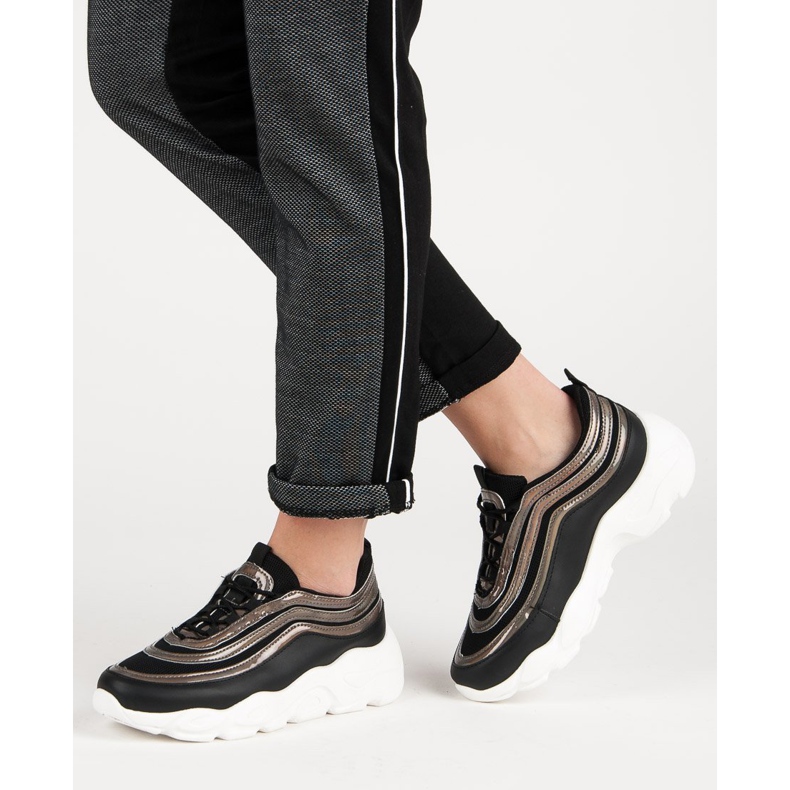 Könnyű sportcipő fekete 1