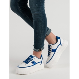 Fehér kúszónövények csillogással 1