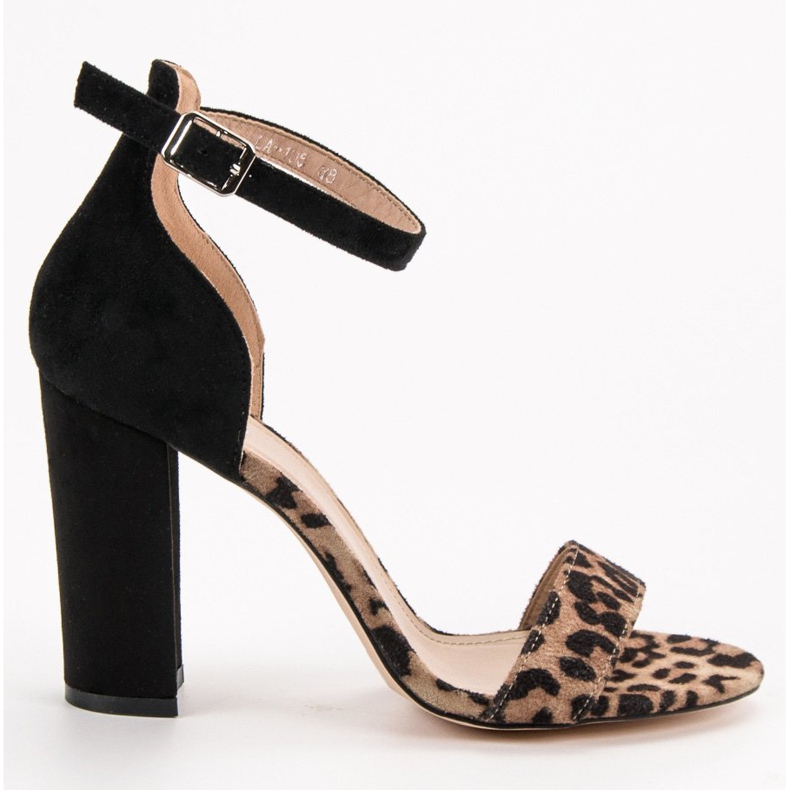 Erynn Szandál a bárban barna 2