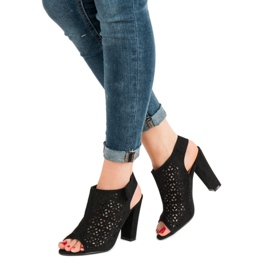 Queen Vivi Áttört szandál felsőrésszel fekete 1