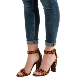 Goodin Szandál a bárban barna 2