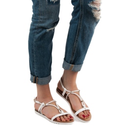 SHELOVET Fehér szandál 1