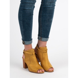 Evento Stílusos zárt szandál sárga 1 Evento Stílusos zárt szandál sárga 1