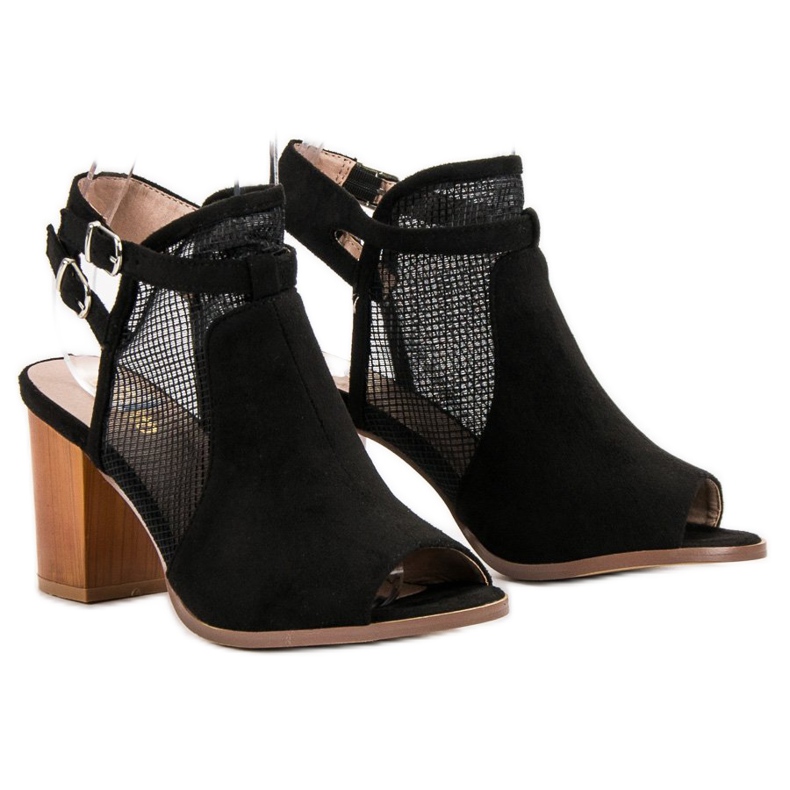 Evento Stílusos zárt szandál fekete 1