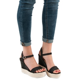 Ideal Shoes Stílusos ék szandál fekete 2