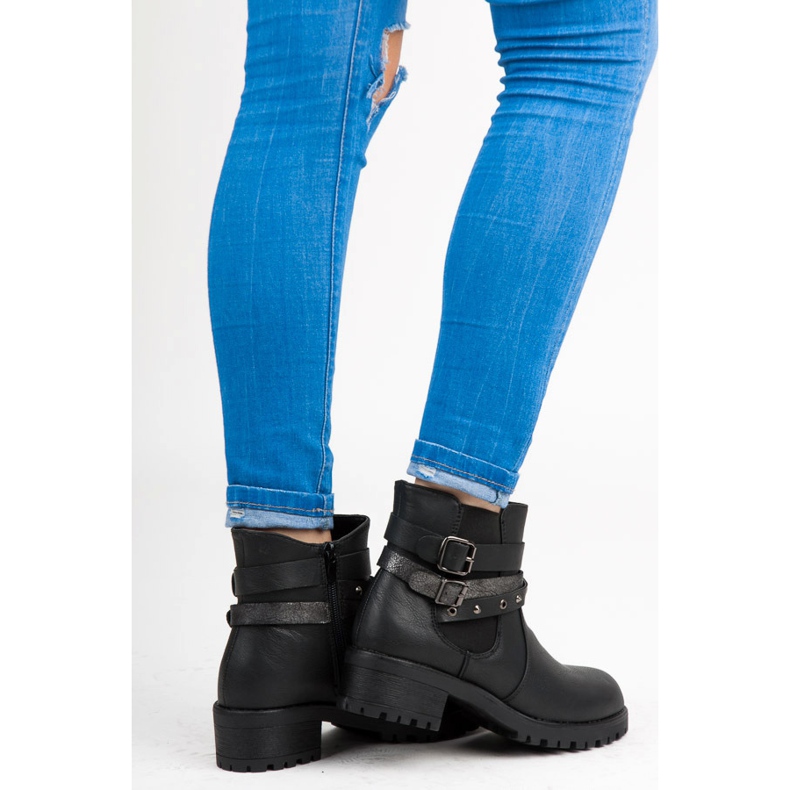 Erynn Chelsea csizma csatokkal fekete 1