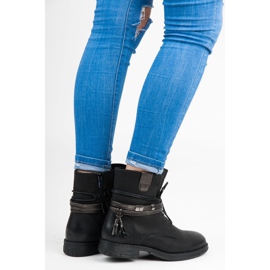 Queentina Fekete cipzárral rögzíthető csizma 2 Queentina Fekete cipzárral rögzíthető csizma 2