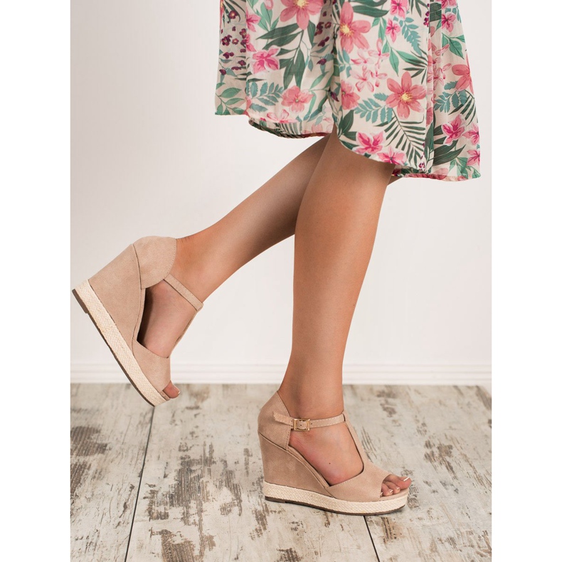 Renda Bézs színű szandál 1