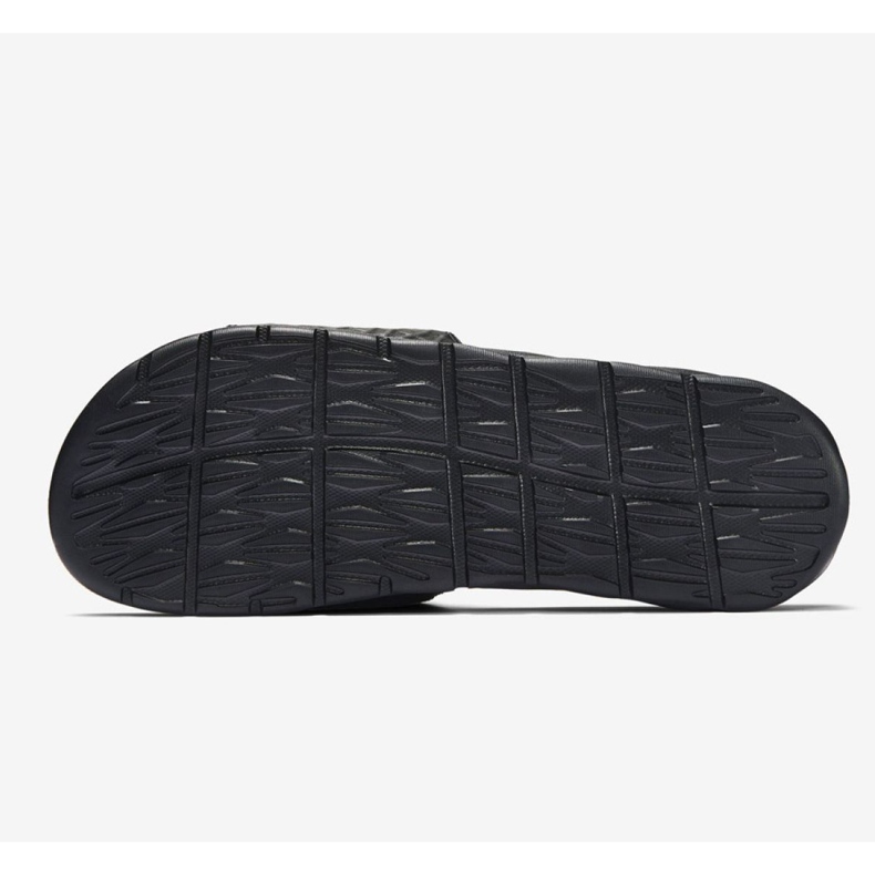 Nike Benassi Solarsoft Slide 705474-070 fekete 2 Nike Benassi Solarsoft Slide 705474-070 fekete 2