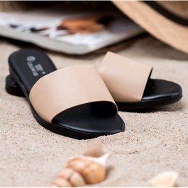 Clowse Klasszikus bézs papucs 1