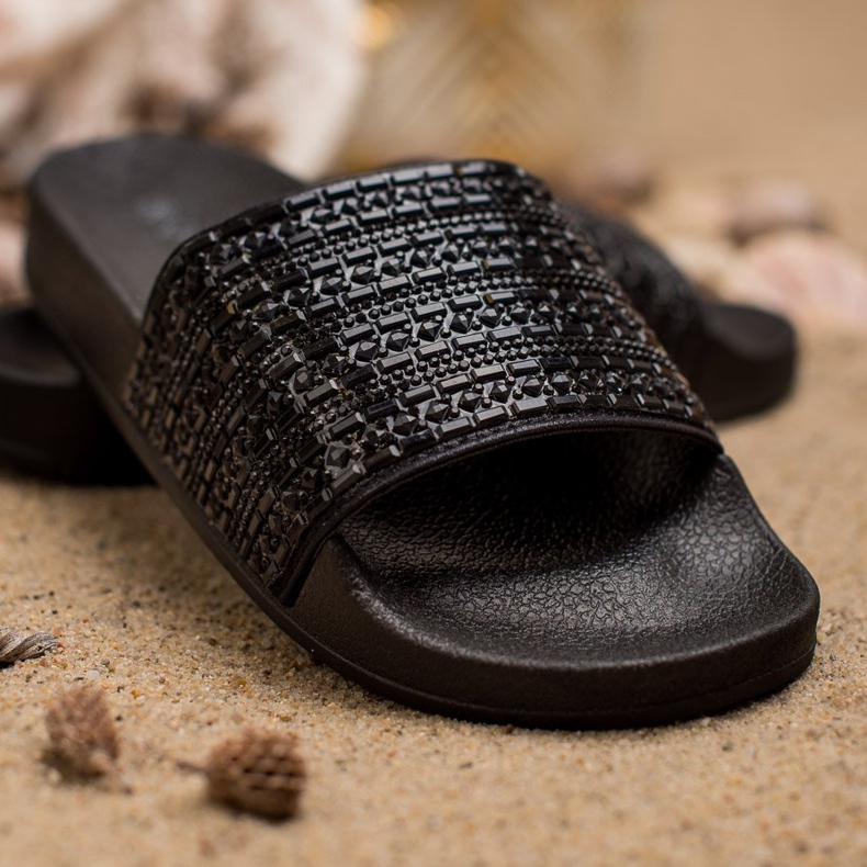 Queen Vivi Papucs kristályokkal fekete 1