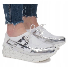 Fehér sportcipők a Calixte platformon 1