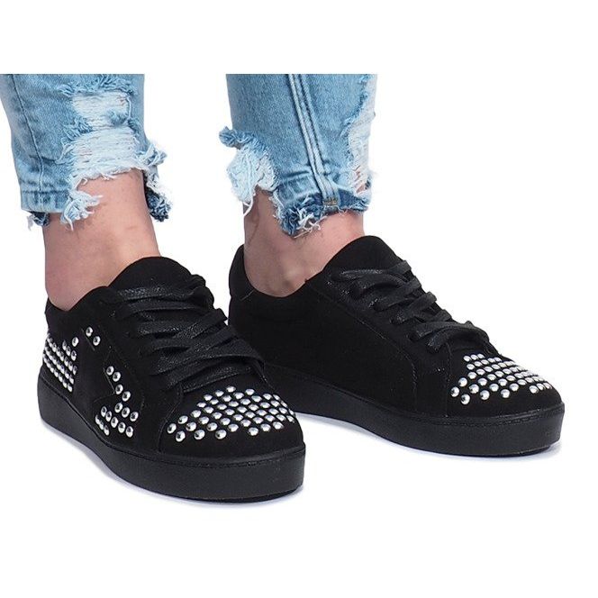 Fekete cipők az Angers sztárjaitól 2