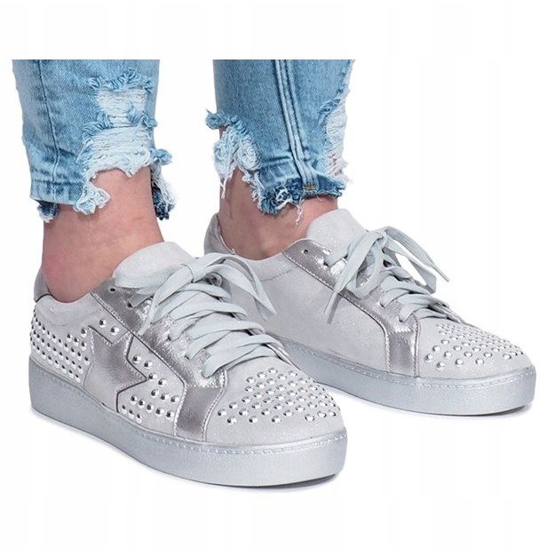 Szürke cipők az Angers sztárjaitól 2