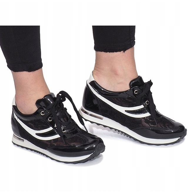 Fekete áttört Mont Blanc cipők 1