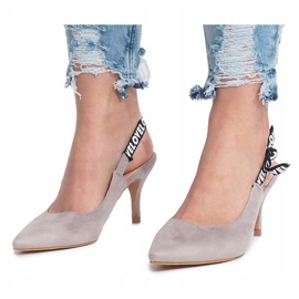 Szürke magassarkú szandál a Love Paris -tól 1