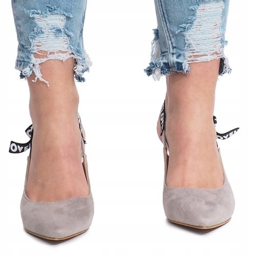 Szürke magassarkú szandál a Love Paris -tól 2