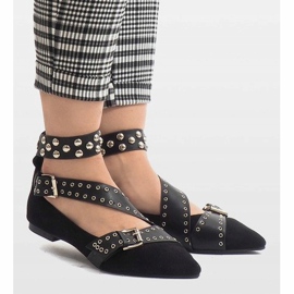 Fekete, cipzáras cipő B12-8 csapokkal 2