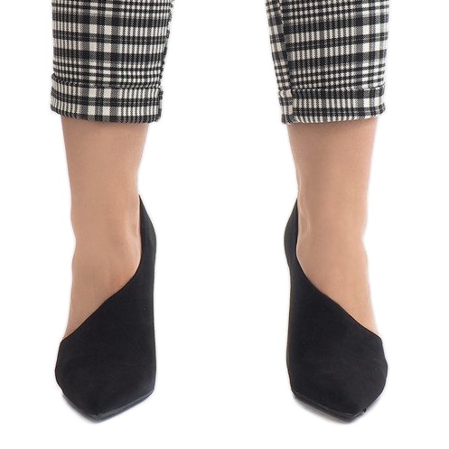 Fekete aszimmetrikus C82A sarok 1